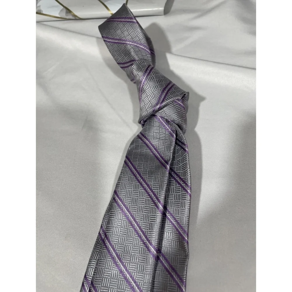 NWT $70 Michael Kors [ Men's Tie ] Cross-Hatch and Stripe in Grey/ Purple‎